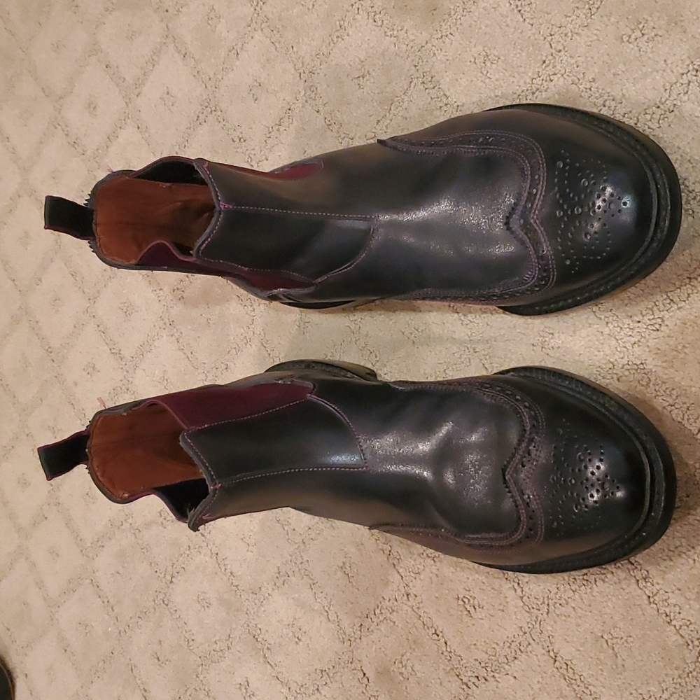Allen Edmonds Knightbridge 12D chelsea boots (black/maroon) with Dainite soles